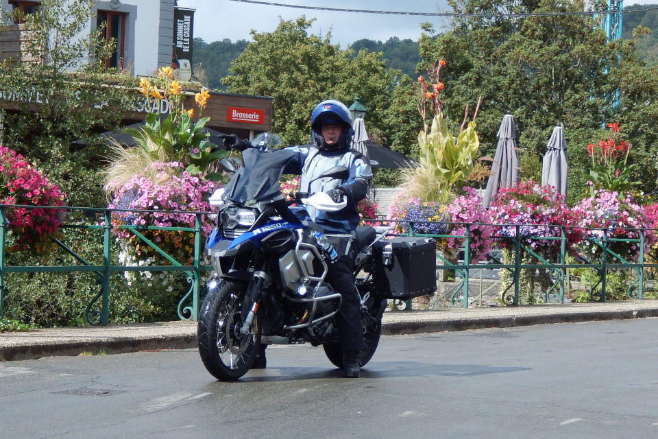 Motorrijbewijspoint Beverwijk examengarantie AVB en AVD